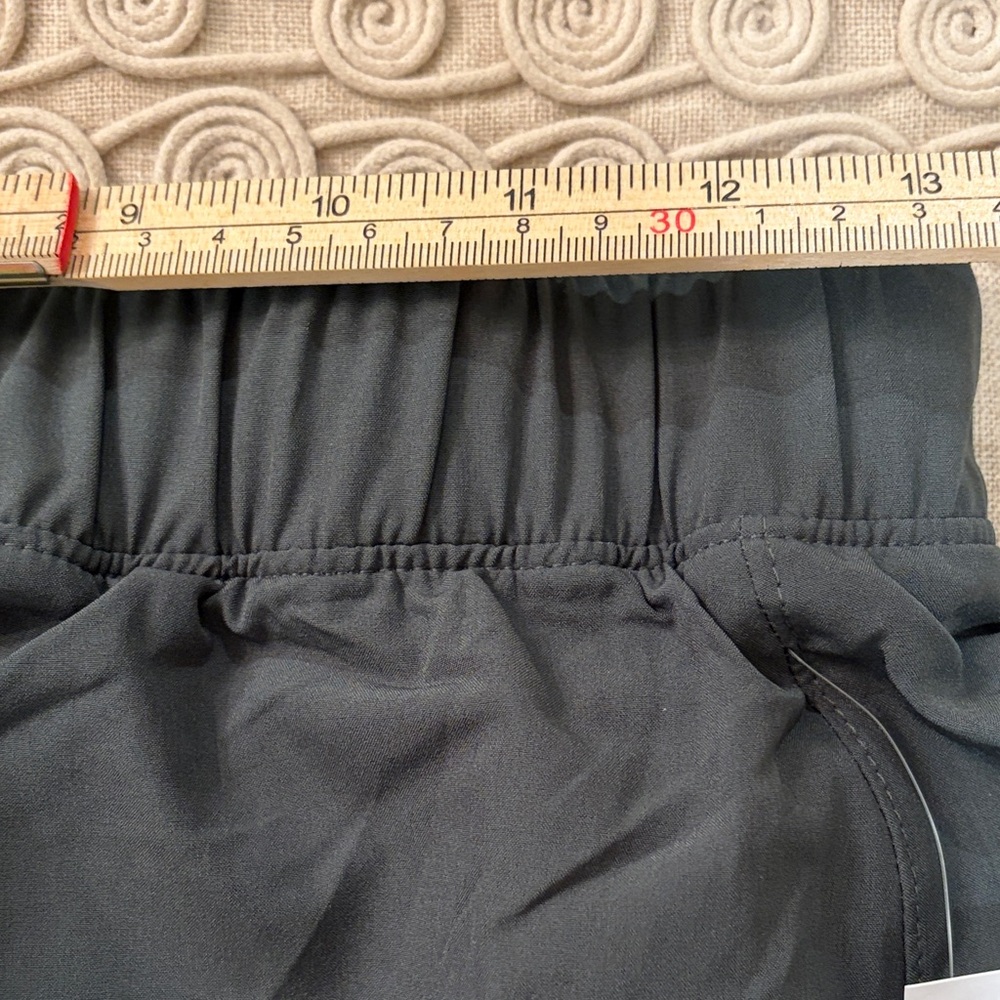 Old Navy Dark Ivy Mid-Rise StretchTech Skort -- 3-inch inseam/NWT/S - Picture 11 of 14